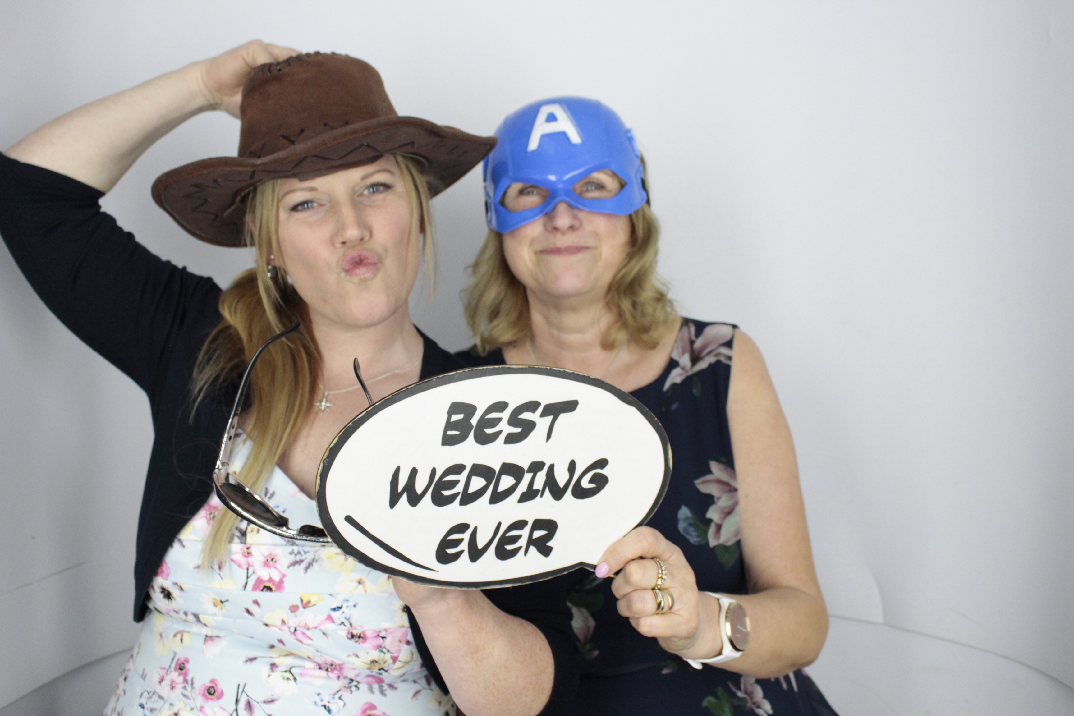 Andy & Leah's Wedding | View more photos from the event at gallery.myphotoboothexperience.co.uk/u/MyPhotoBoothExperienceLtd/Andy-Leahs-Wedding